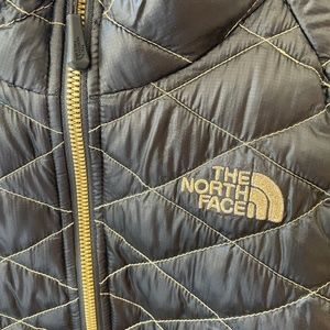 The North Face Women’s Thermoball Jacket- TNF Black/Gold